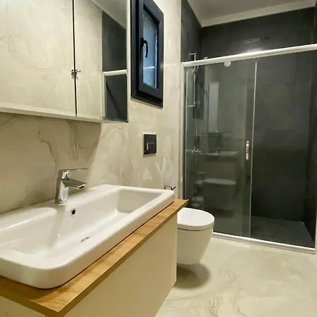 4 Bedroomwith Private Pool Nature Interwined