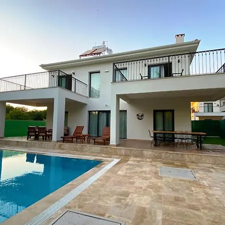 ヴィラ 4 Bedroomwith Private Pool Nature Interwined フェティエ