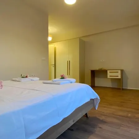 4 Bedroomwith Private Pool Nature Interwined 빌라 페티예